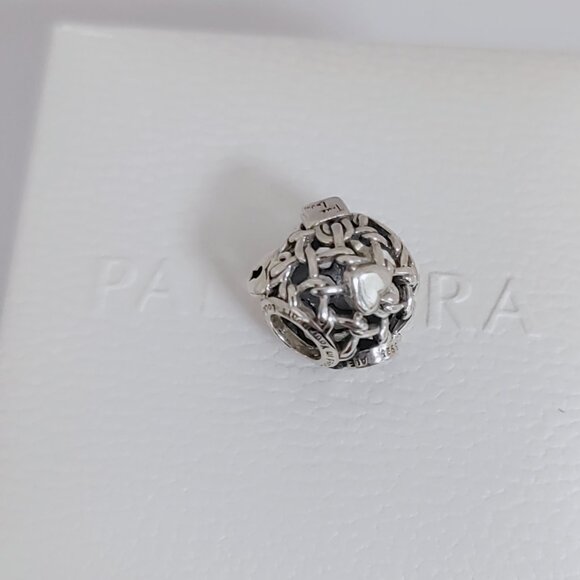 Pandora Openwork Chain Link Padlock Charm S925 Sterling Silver with box - Picture 2 of 6